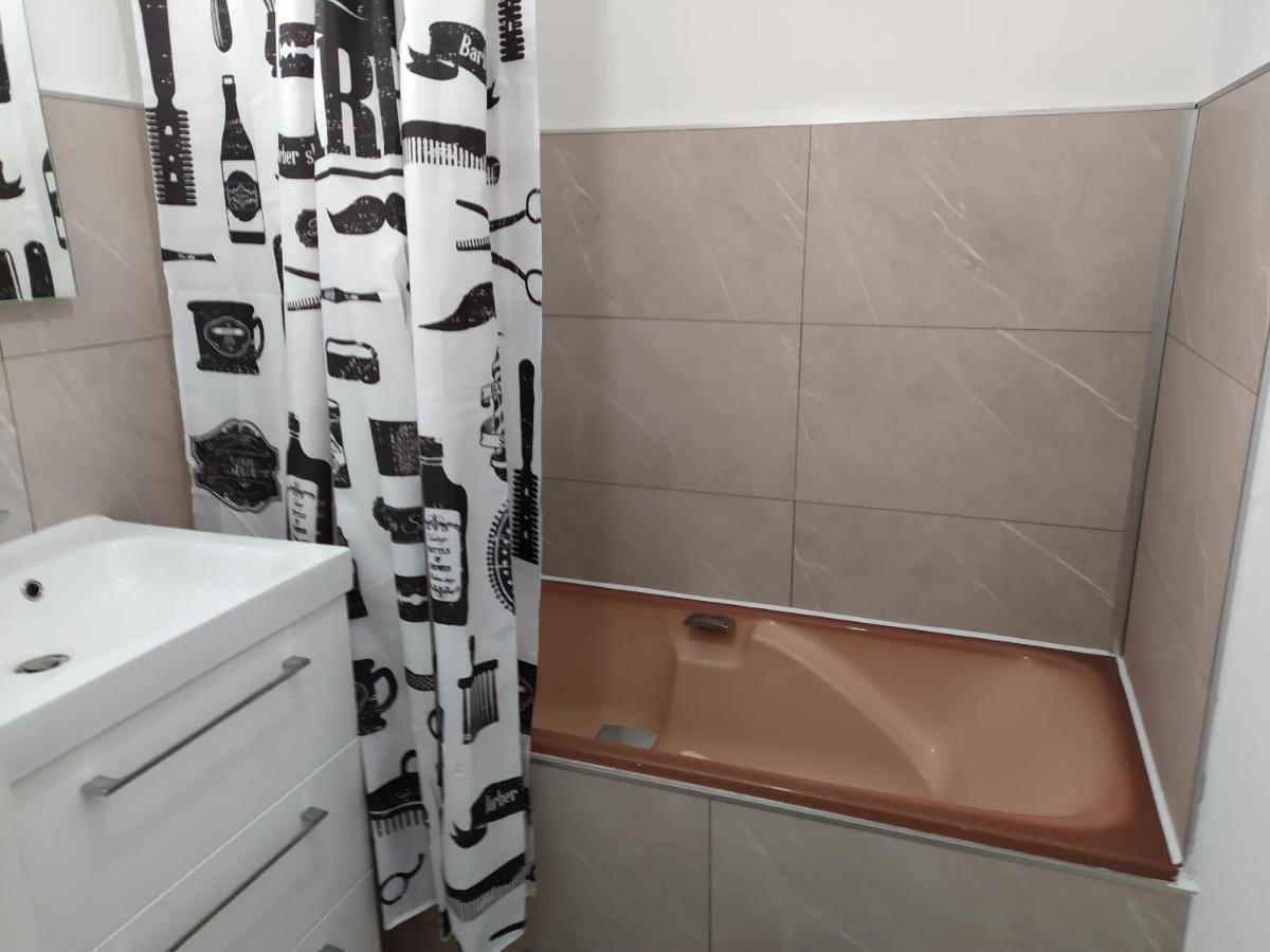 Apartamento Wilton Dinan Exterior foto
